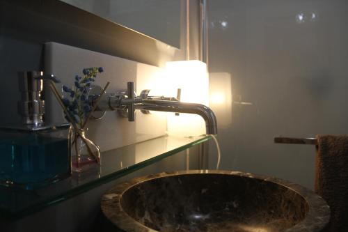 Elegant 2 Bedroom Apartment in Historic 1882 Building Central Sevilla Private Parking & Country Club Access photo 37