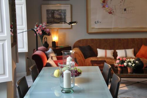 Elegant 2 Bedroom Apartment in Historic 1882 Building Central Sevilla Private Parking & Country Club Access photo 17