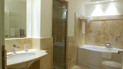 Un baño de Hotel Marechiaro