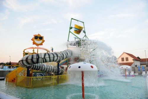 Gallery image of Garni Hotel Hollywoodland Wellness & Aquapark in Belgrade
