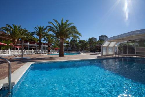 Piscina de la sau aproape de Bonterra Resort