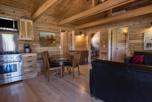 Kjøkken eller kjøkkenkrok på Boulder Mountain Guest Ranch