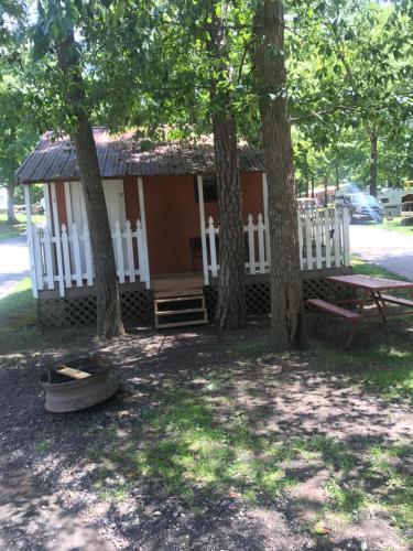 Taman di luar Ft. Wilderness RV Park and Campground