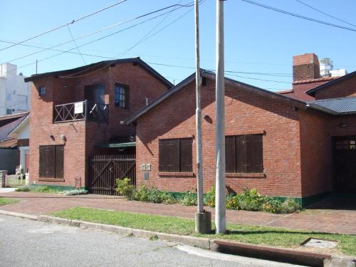 El edificio en el que está la casa de vacaciones