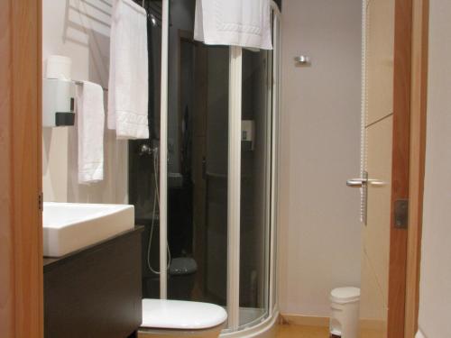 Hotel Elizalde tesisinde bir banyo
