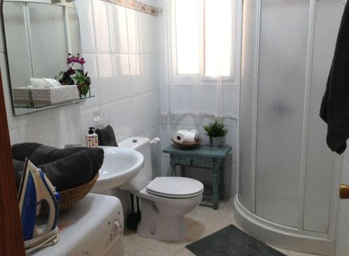 Bathroom sa Margall Home