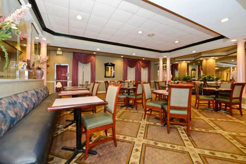 Restoran ili neka druga zalogajnica u objektu Americas Best Value Inn - Baltimore