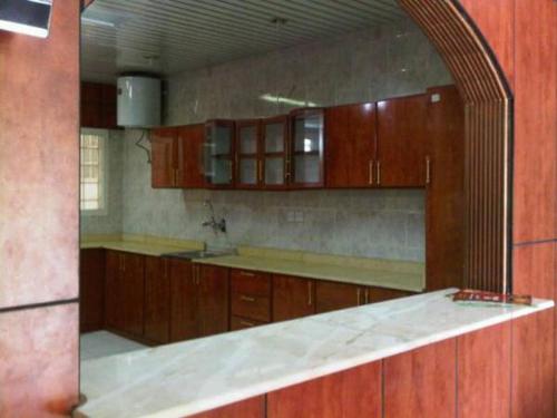 Кухня или мини-кухня в Al Farhan Hotel Suites Al Aqiq
