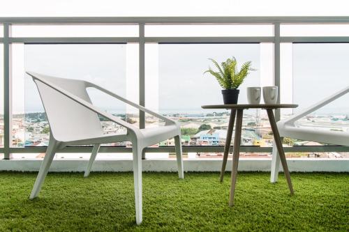 Balkón nebo terasa v ubytování Azure Urban Beach Resort Manila by Radlett
