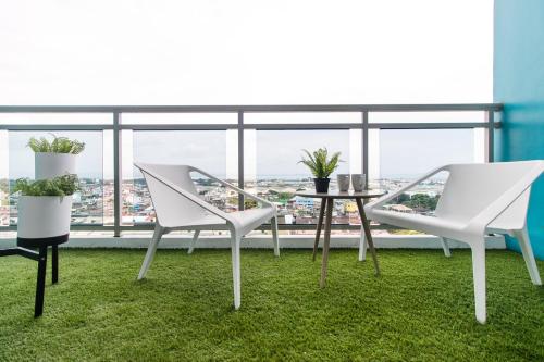 Balkón nebo terasa v ubytování Azure Urban Beach Resort Manila by Radlett