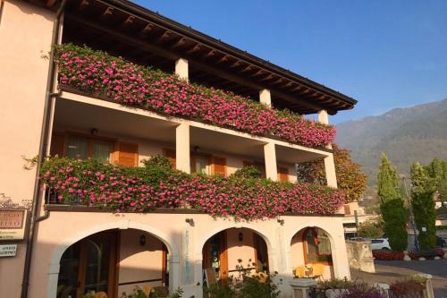 Imagen de la galería de Residence Casa Gardola, GTSGroup, en Tignale