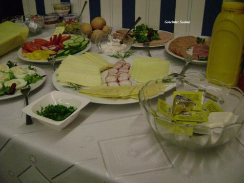 Mad på pensionatet eller i nærheden