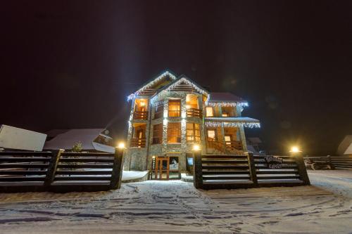 Hotel Perlyna Karpat en invierno