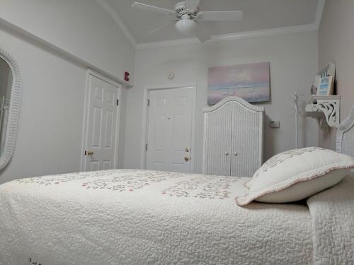 Photo de la galerie de l'établissement Inn At The Park - The Cottage, à Cape May