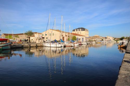 Gallery image of port rive gauche pavois in Marseillan