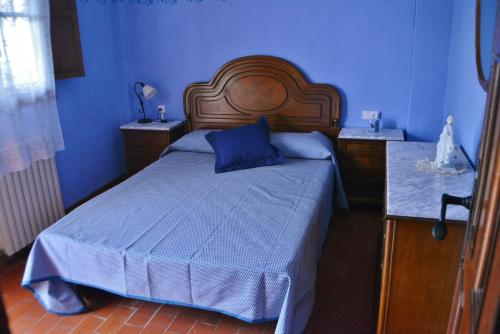 A bed or beds in a room at Casa Las Violetas