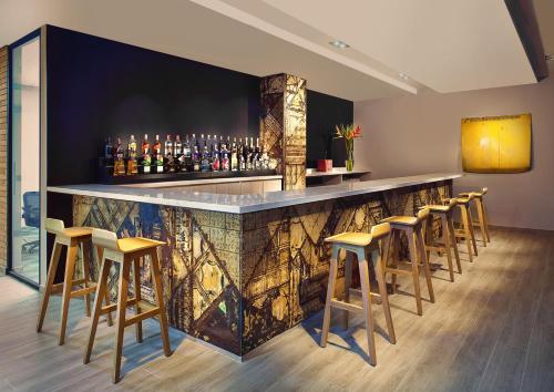 Salon ou bar de l'établissement Hotel Sites Montería