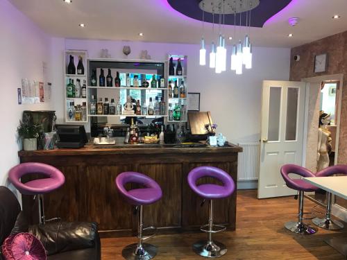 Salon ili bar u objektu Loughborough Grange Guesthouse & Spa