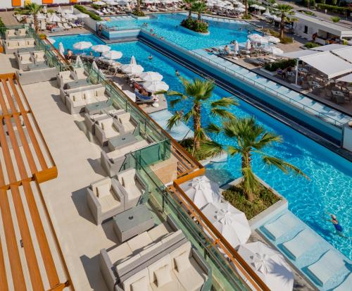 an overhead view of a pool at a resort at Side Sunport Hotel - All Inclusive in Side