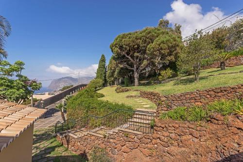 Vila Eucalipto by an island apart