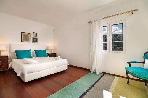 Gallery image of OurMadeira - Casa do Júlio, Calheta beach view in Calheta