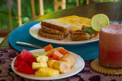 Еда / где поесть недалеко от виллы