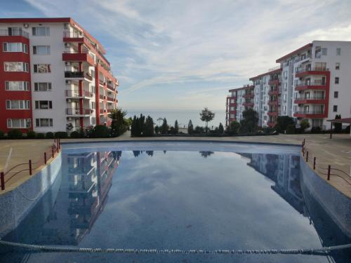 Apartment Panorama on complex with pools and beach, Sveti Vlas 내부 또는 인근 수영장