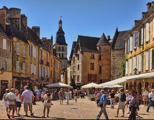 薩爾拉拉卡內達的住宿－Tourny - Studio cosy Centre médiéval Sarlat，相簿中的一張相片