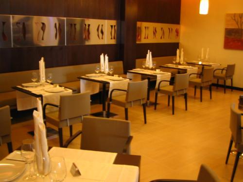 Restaurace v ubytování Hotel Puerta de Ocaña