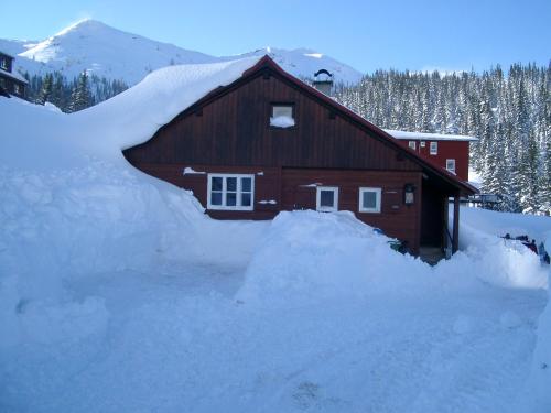 冬のZettlerhütte Planneralmの様子