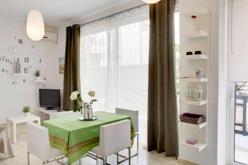 Thelma's Apartment