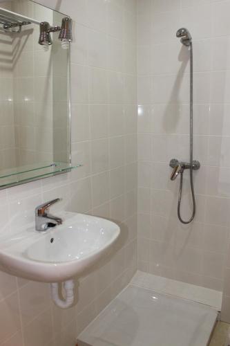 5 Minutes Walk from the Beach