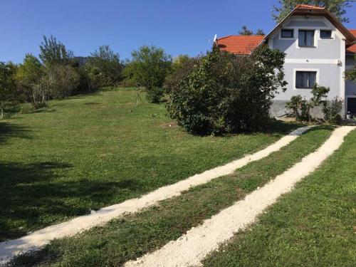 Jardín al aire libre en Eszter-Ház