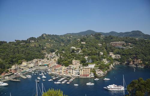 Een luchtfoto van Splendido, A Belmond Hotel, Portofino