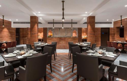 Un restaurante o sitio para comer en Hotel Lakend
