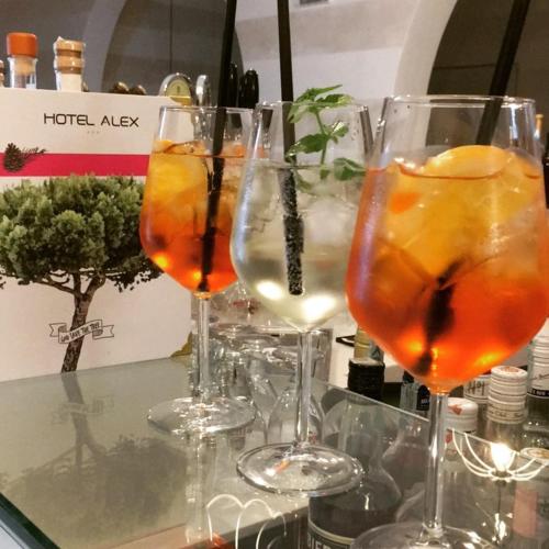 Bebidas en Hotel Alex