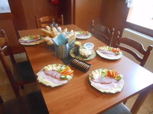 Jídlo v apartmánu nebo okolí