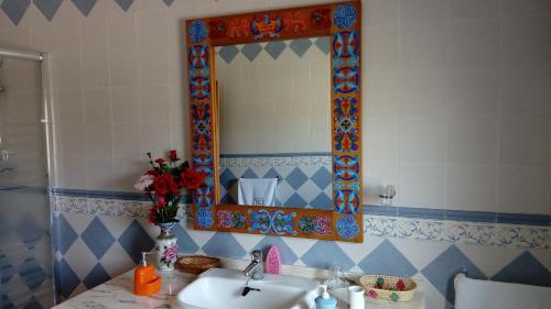 Et badeværelse på Casa Rural Egipto Parque Puy Du Fou a 12 kilómetros