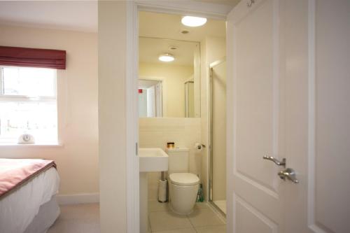 Vonios kambarys apgyvendinimo įstaigoje DBS Serviced Apartments - The Stretton