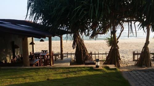 Gallery image of Dasa Beach View in Habaraduwa
