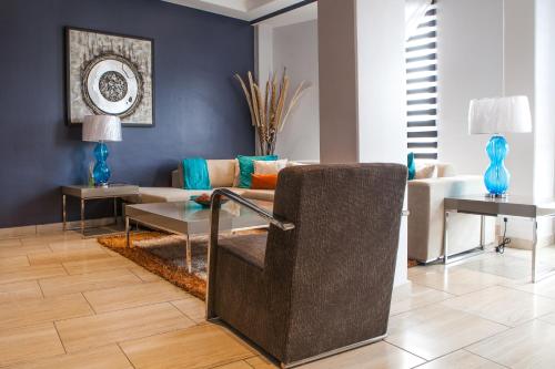 Χώρος καθιστικού στο Oak Plaza Suites