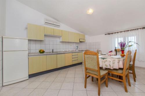 Apartment Neda – Photos 3