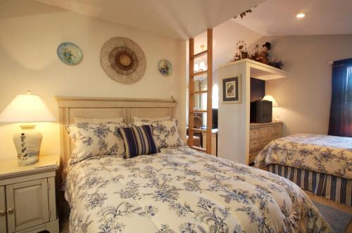 מיטה או מיטות בחדר ב-Black Bear Inn