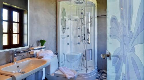 Dilofo Hotel Luxury Suites tesisinde bir banyo