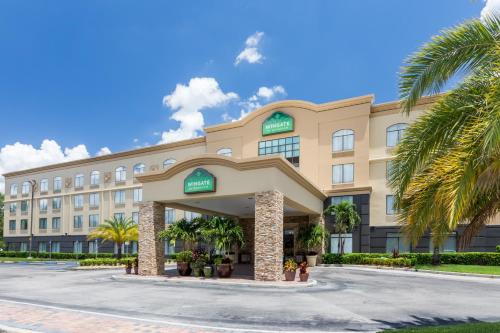 Wingate by Wyndham, Universal Studios - Free Theme Park Shuttle Image