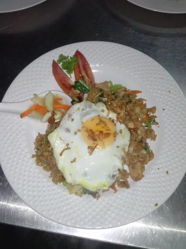 Makanan di atau berdekatan taman percutian