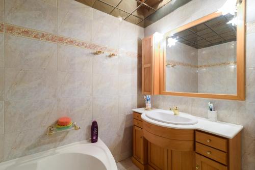 Ванна кімната в Villa Aris