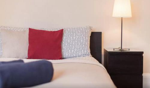 Postel nebo postele na pokoji v ubytování Home2Home-Rooms