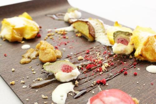 a bunch of eaten up food on a table at Hotel Dolarea in Beasain