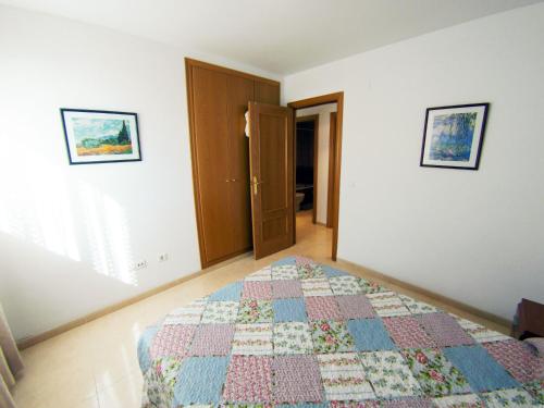 Katil atau katil-katil dalam bilik di acapulco 3 frontal